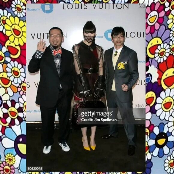 LOUIS VUITTON - EXTREMELY RARE, AUTHENTIC, ICONIC, LACE, MONOGRAM FACE MASK - Picture 9 of 16